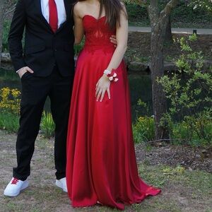 Elegant Red Strapless Gown